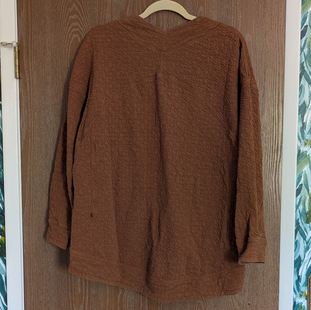 Lululemon Rippled V-Neck Pullover - Picture 8 of 9